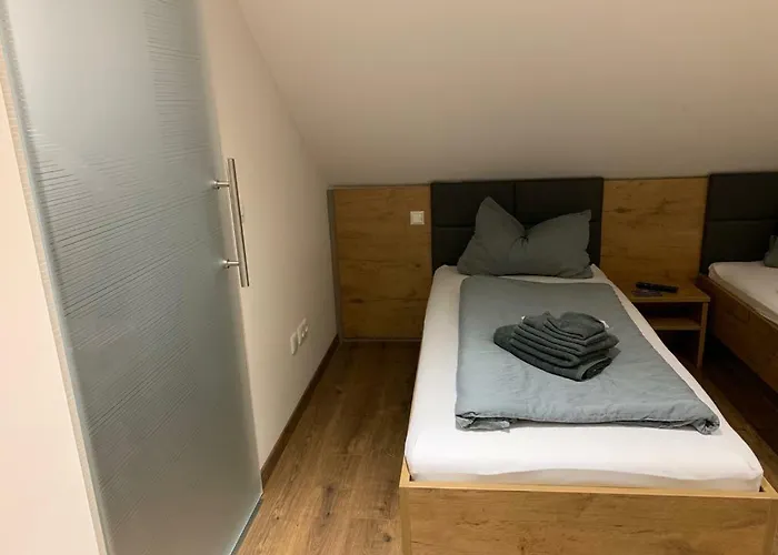 Schwaerzer 3* Weiherhammer